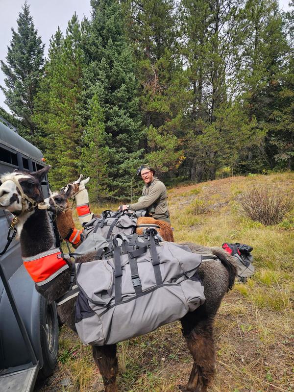 Loading panniers at the trailer
